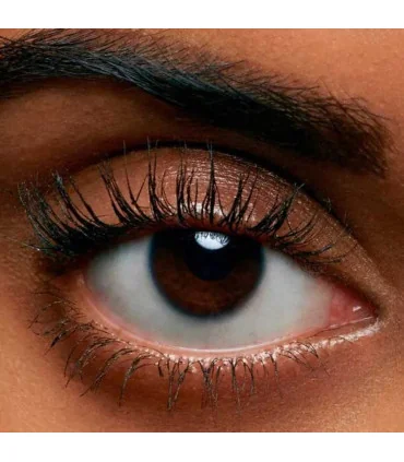 نتیجه استفاده از ریمل هیپنوز لانکوم روی مژه: بلندتر، پرپشت‌تر و مشکی‌تر