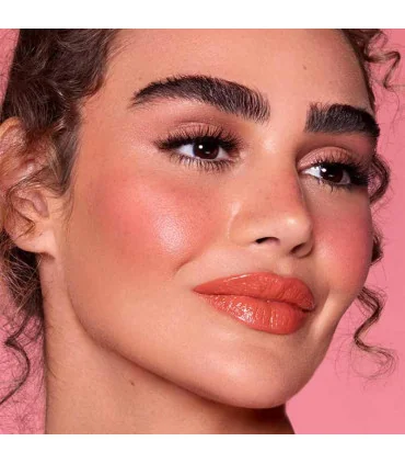 رژگونه مایع شیگلم رز ریچوال Rose Ritual نمای نزدیک روی گونه‌ها با جلوه‌ای جذاب