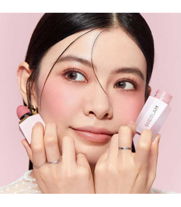 رژگونه مایع شیگلم لاو کیک  Love Cake روی پوست با finish طبیعی