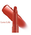 رژلب مات و کرمی کالرپاپ Lippie Stix رنگ 
love life  از نمای نزدیک -  colourpop lippie stix  love life