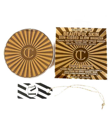 برنزر کرمی شارلوت تیلبری همراه جعبه از نمای جلو