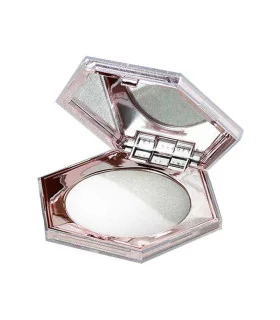 هایلایتر فنتی بیوتی دایموند بمب سایز فول نمای باز شده و بافت محصول - Fenty Beauty Diamond Bomb All-Over Diamond Veil