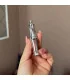ژل ابرو Benefit 24-HR Brow Setter برای حالت‌دهی و تثبیت ابرو در دست