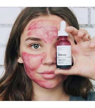 سرم پیلینگ و لایه بردار اوردینری روی صورت