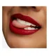 رنگ واقعی رژ لب Ruby Woo روی لب با بافت Retro Matte و ماندگاری بالا - پک رژ لب مک دو عددی