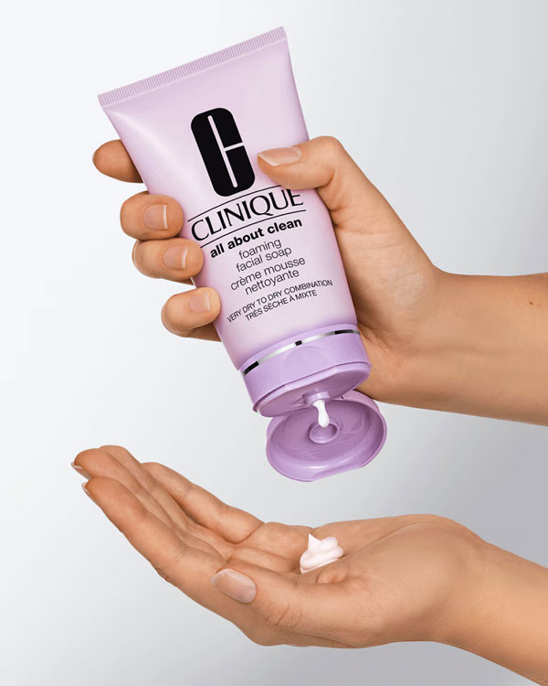 فوم شستشوی صورت کلینیک